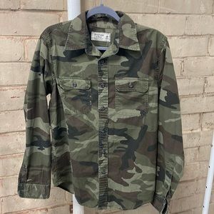 Abercrombie & Fitch Camouflage Long Sleeve Button Down Shirt